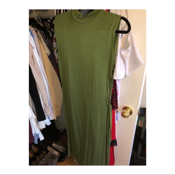 GREEN DRESS - Picture 2 of 5